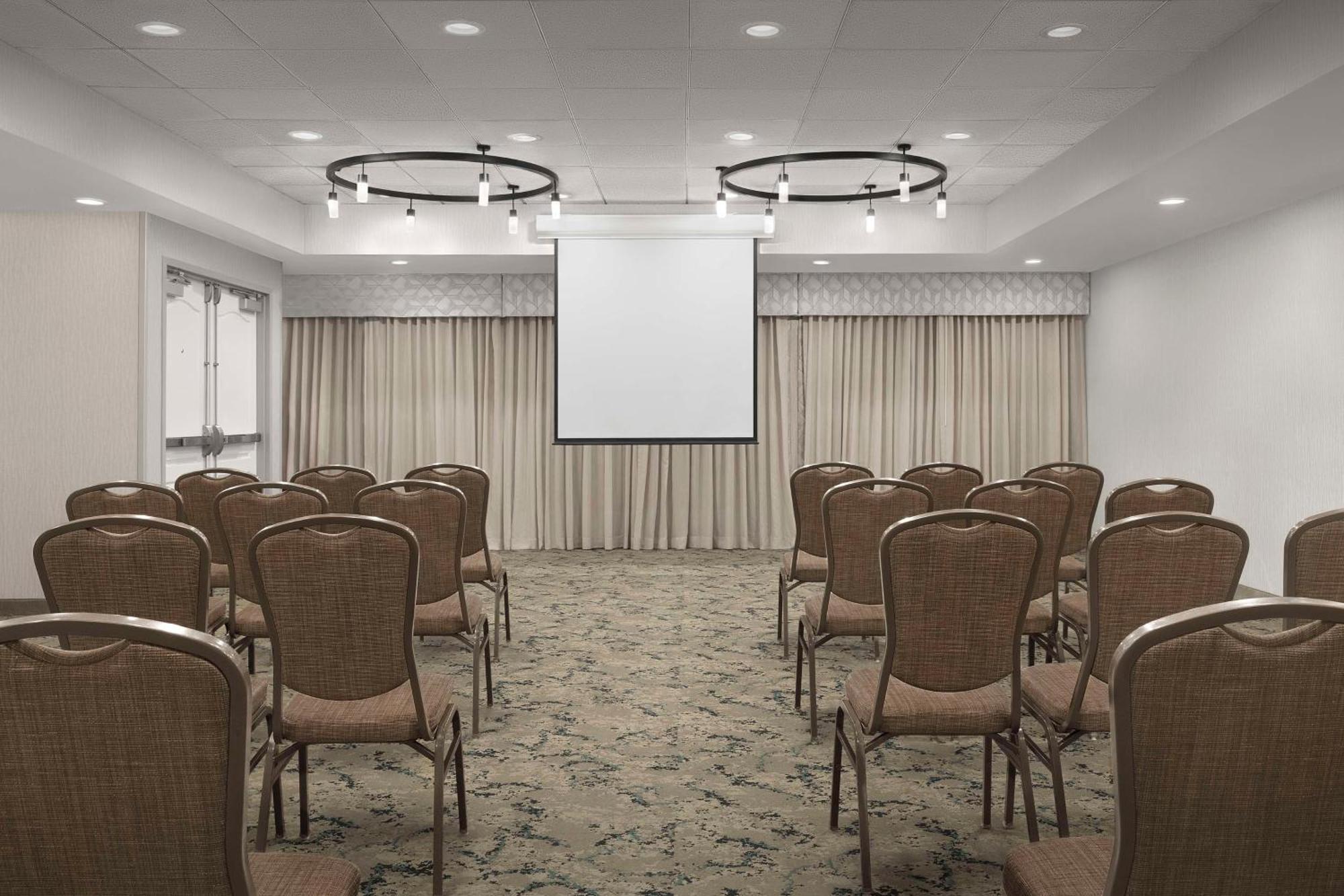 Hilton Garden Inn Raleigh Capital Blvd I-540 Dış mekan fotoğraf